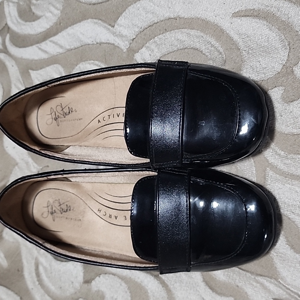 Womens black loafers life stride 6